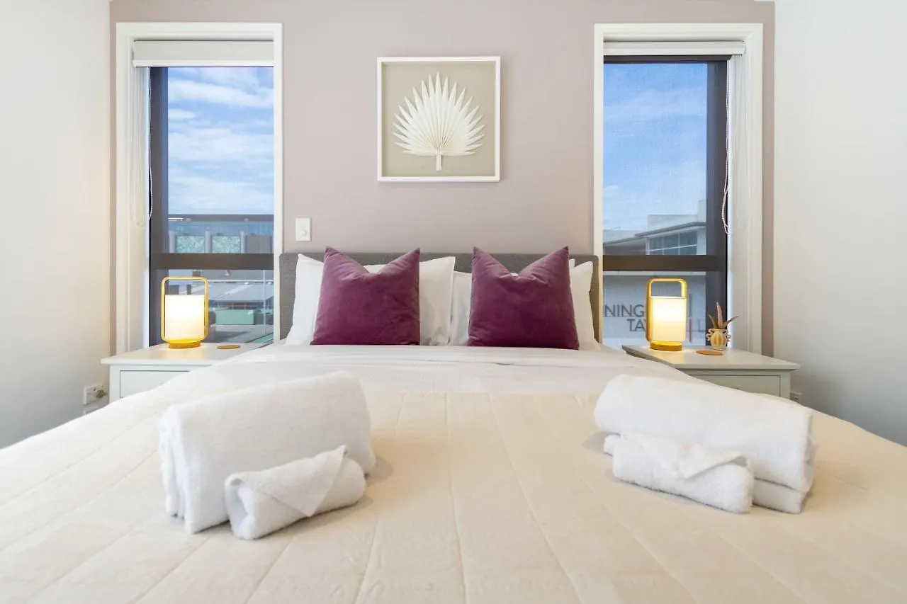 Cbd Gem: Walk To Everything, 3 Bedroom 2 Bath Christchurch 0*,  New Zealand